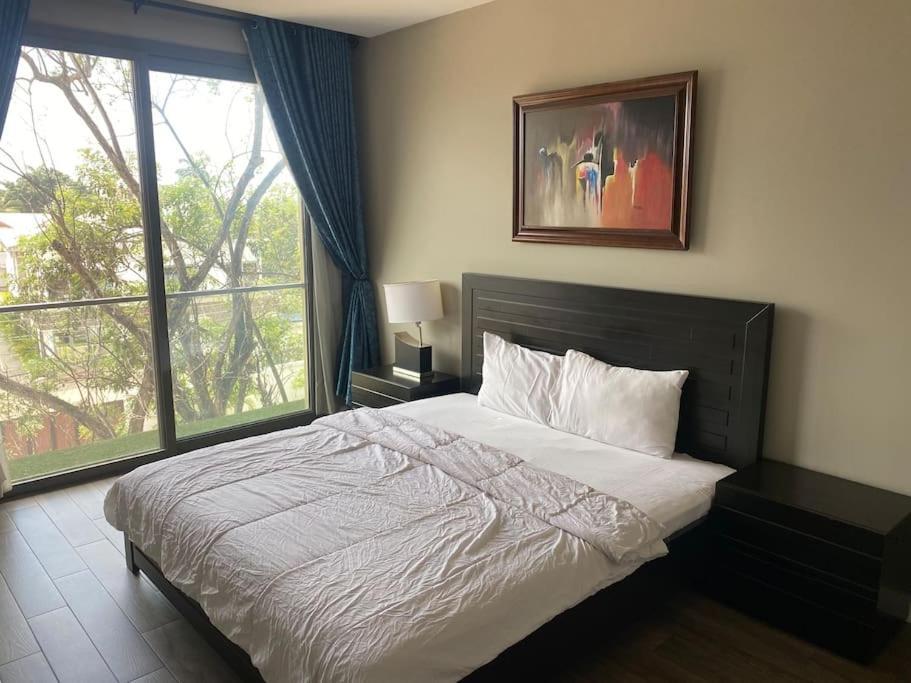 Spacious One Bedroom-Cantonment Accra Ngoại thất bức ảnh